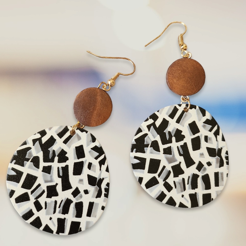 Round dangle light weight Earrings